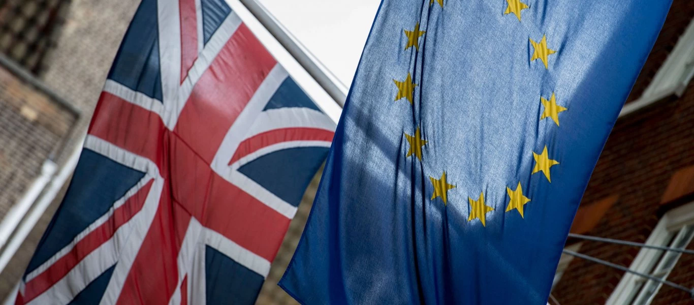 Το Brexit ολοκληρώθηκε: Το Ευρωπαϊκό Κοινοβούλιο είπε «αντίο» στην Bρετανία με σκοτσέζικο άσμα (βίντεο)